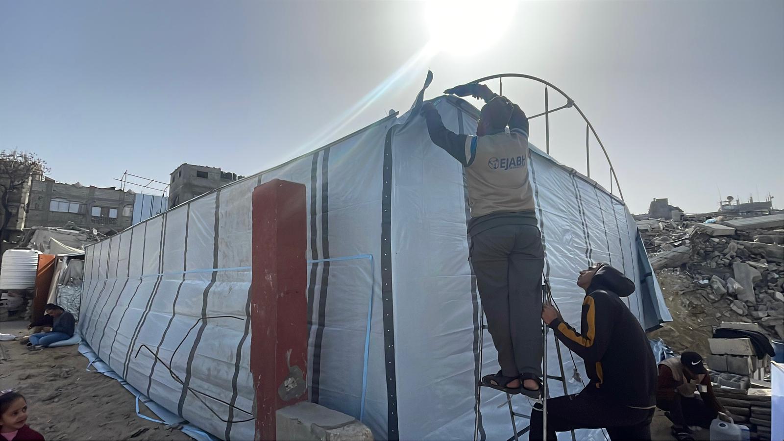 Restoration of a damaged mosque in Gaza